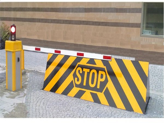Der Edelstahlterroristenbekämpfung der hohen Sicherheit K12 Straßenblocker der Verkehrssicherheit der schnellen Geschwindigkeit hydraulischer mit Spitzen